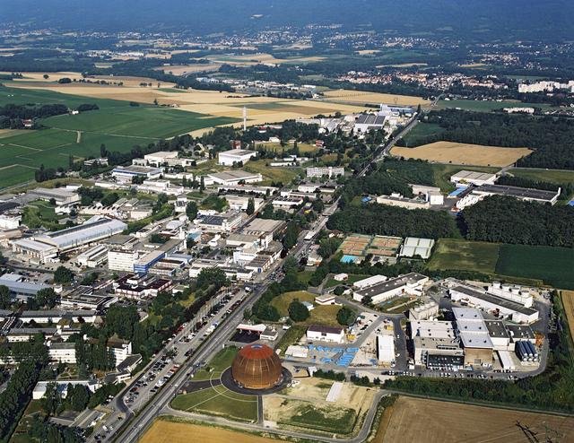 Vista-aerea-del-CERN_image640_[1].jpg